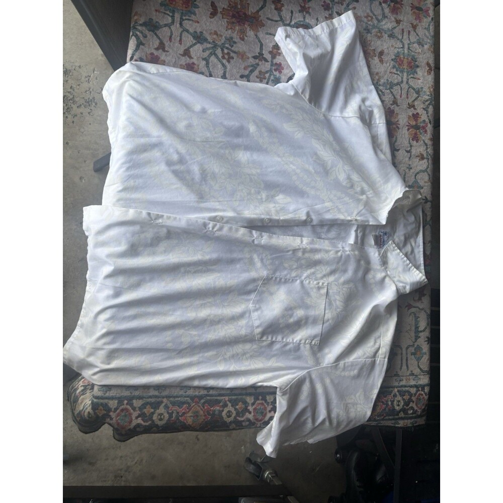 Vintage HAWAII White Aloha Shirt Men's 2XL Made in USA Floral Jacquard